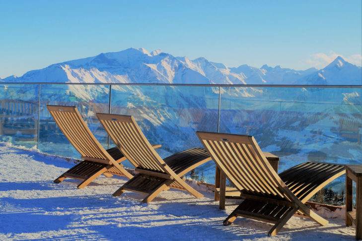 Soak up the sun and enjoy local specialities at the same time: Nowhere better than on the terraces of the ski huts