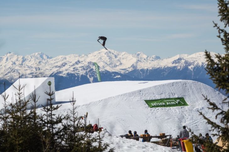 Stunt in the Alpe di Siusi snow park.