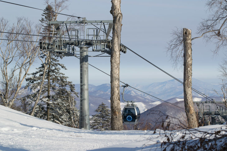 Skiing in China: Even here, you can take the gondola to the top.