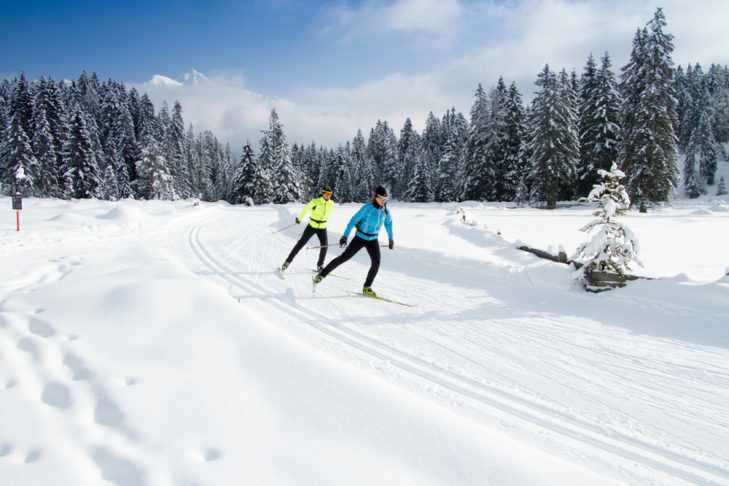 Cross-country skiers using a skating style in Seefeld.