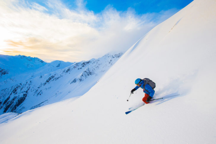 Canada is characterised by a variety of steep and long descents. Perfect for heliskiing!