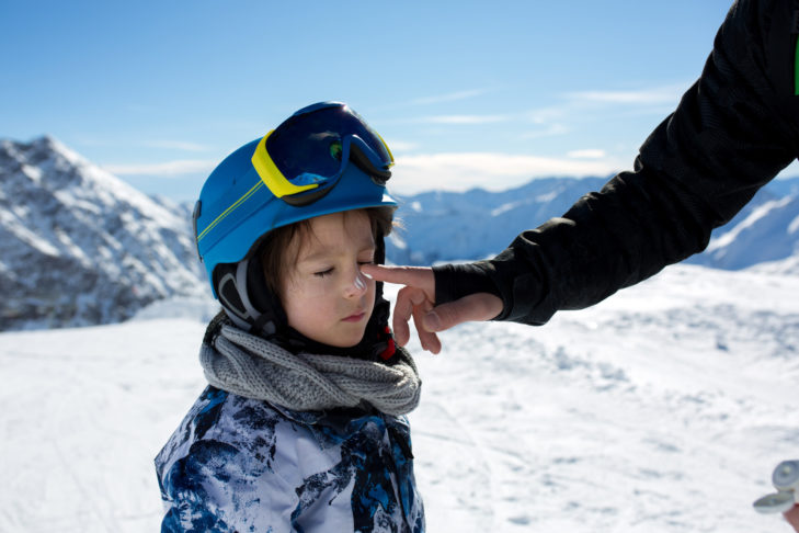 Compulsory when skiing: sunscreen! Not only for the little ones, but also for all older skiers.