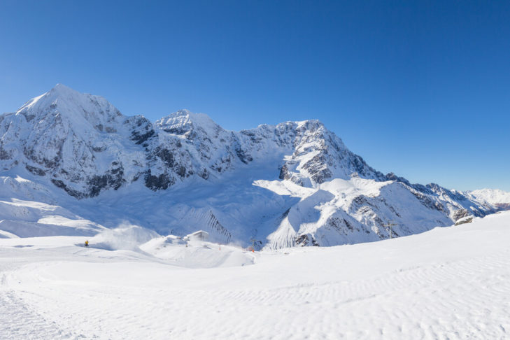 The skiing area Sulden impresses with a total of 44 kilometres of slopes. From there, skiers almost always have the Ortler in view.