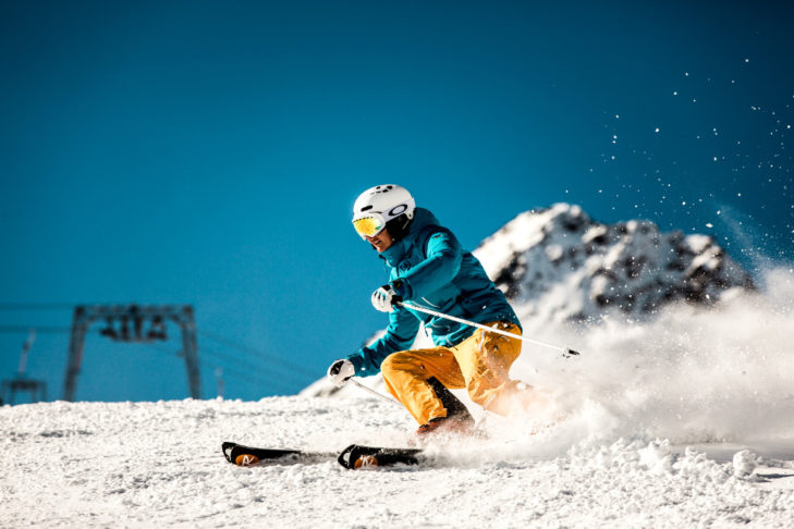 Ski pole as stabiliser when carving.