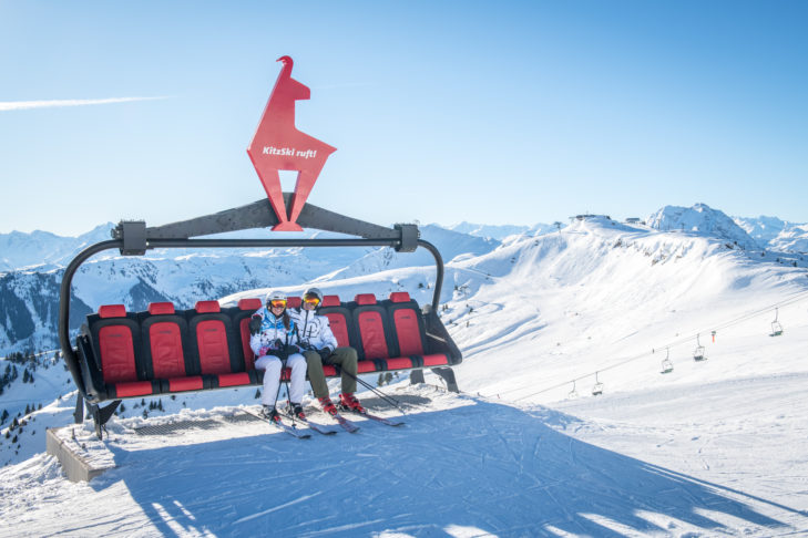 Photopoint in Kitzbühel, you take your souvenir photo in full skier's outfit, together with the Kitzgams.