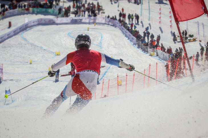 At the "White Rush" on the Arlberg, participants can compete not only with alpine skis but also with telemark skis.