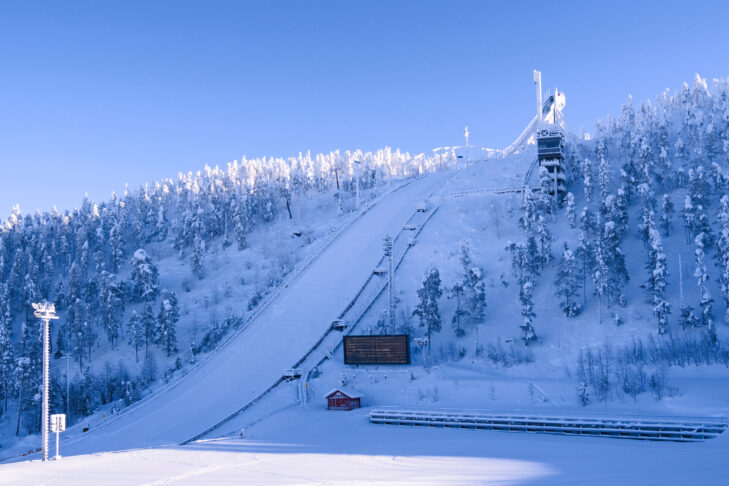 Not far from the Arctic Circle, around the large hill in the Finnish ski sports centre Ruka near Kuusamo, ski jumpers find a real winter wonderland every year