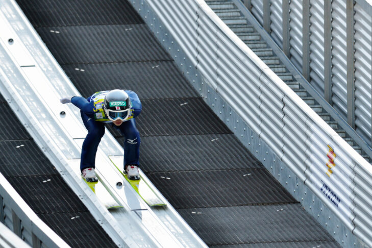 A Nordic combined competition always begins with a jump from a normal or large hill.
