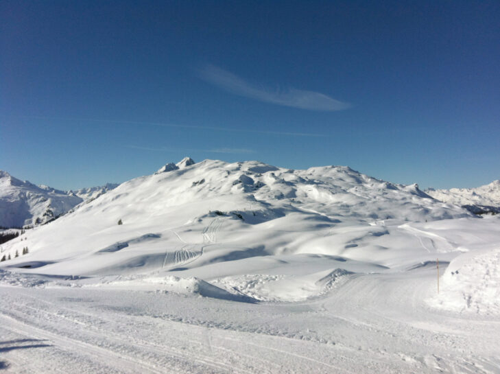 The Vermalen descent starts at Glattingrat (2,300 m) and ends at the valley station near Klösterle (1,075 m).
