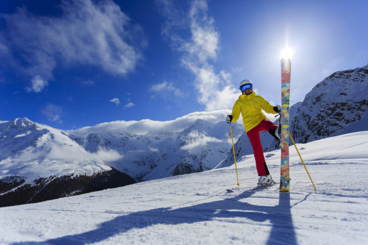 Before a day of skiing: don't forget to stretch! No matter whether with or without skis.