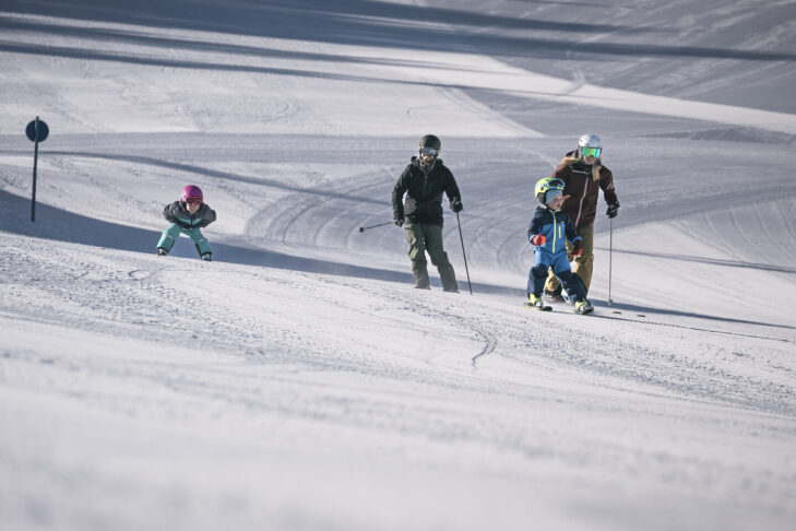The pistes around Berchtesgaden, such as here in the Rossfeld ski area, are very popular with families and beginners in winter.
