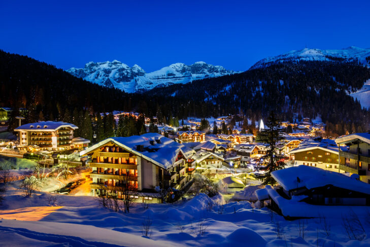 With its unique atmosphere, the ski resort of Madonna di Campiglio is considered one of the most sophisticated in Italy, offering 150 kilometres of slopes in the ski area.