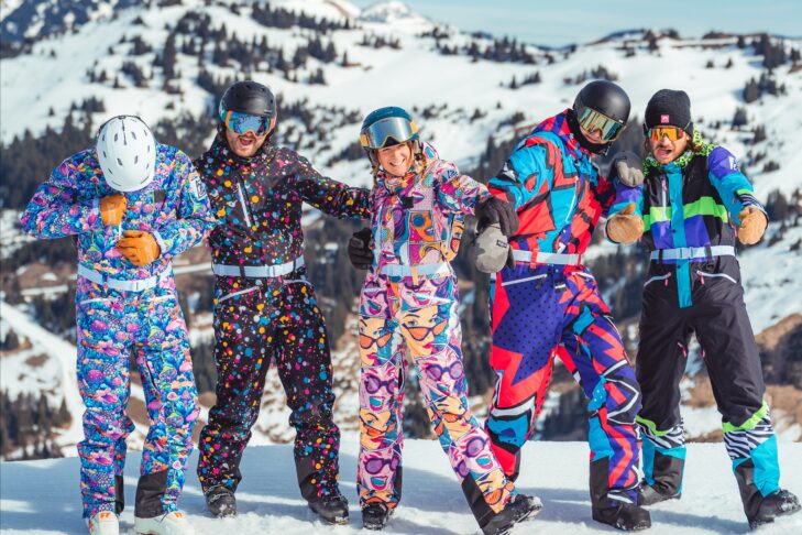 With it's very colourful ski suits designs, OOSC is bring back the 80s and 90s vibes to skislopes worldwide.