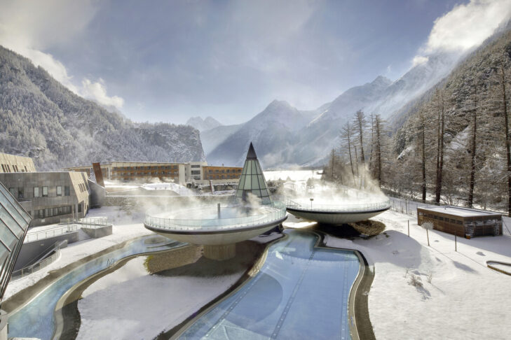 At the Aqua Dome Therme, you can relax whilst enjoying a breathtaking mountain panorama.