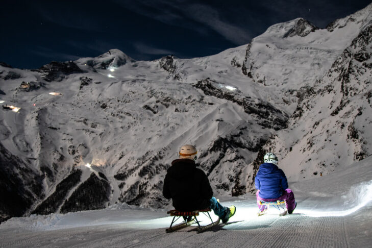 On selected days, the slopes at Hanning above Saas-Fee are opened for night tobogganing.