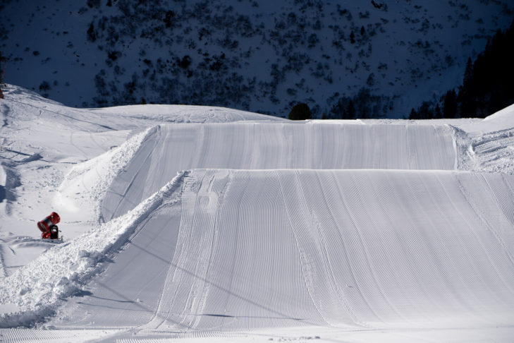 In het snowpark op de Kitzsteinhorn is er een superpipe en veel kickers voor spectaculaire sprongen. In het Nightpark van Hinterlgemm kunnen fans van skifreestyle tijdens hun afdalingen over veel verschillende kickers springen.