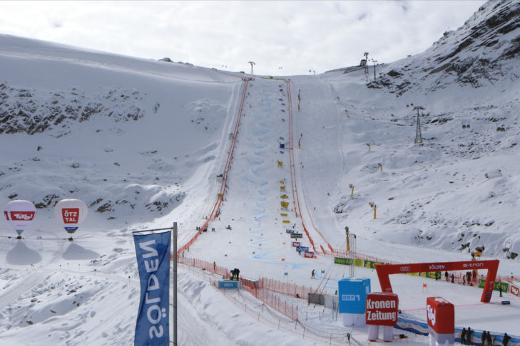 De wereldbeker begint in Sölden op de Rettenbachferner gletsjer.