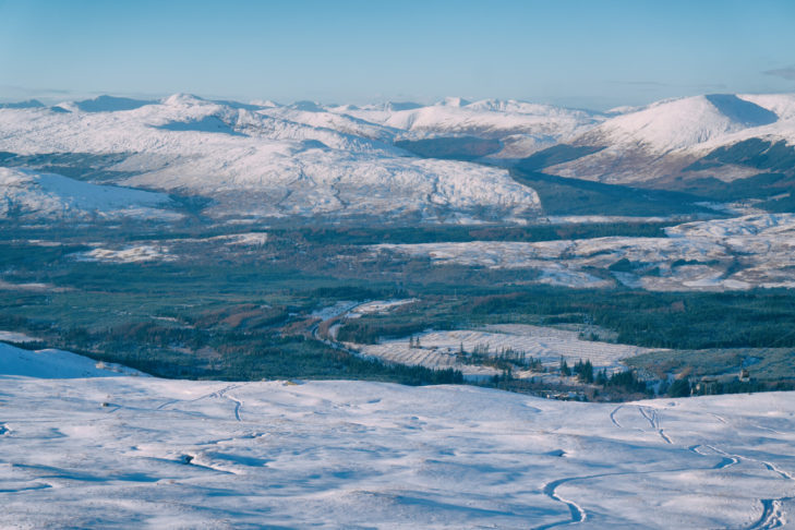 In het skigebied Nevis Range kunnen wintersporters skiën op de hoogste berg van Schotland.