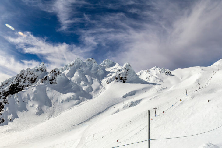 Skiërs in het grootste skigebied van Nieuw-Zeeland, Whakapapa.