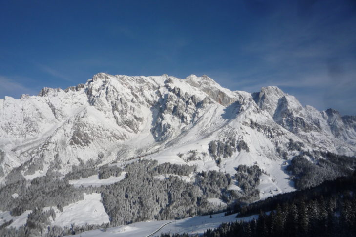 De Hochkönig (2.941 m) ligt in de Berchtesgadener Alpen en torent uit boven alle bergtoppen in een straal van ongeveer 35 km.