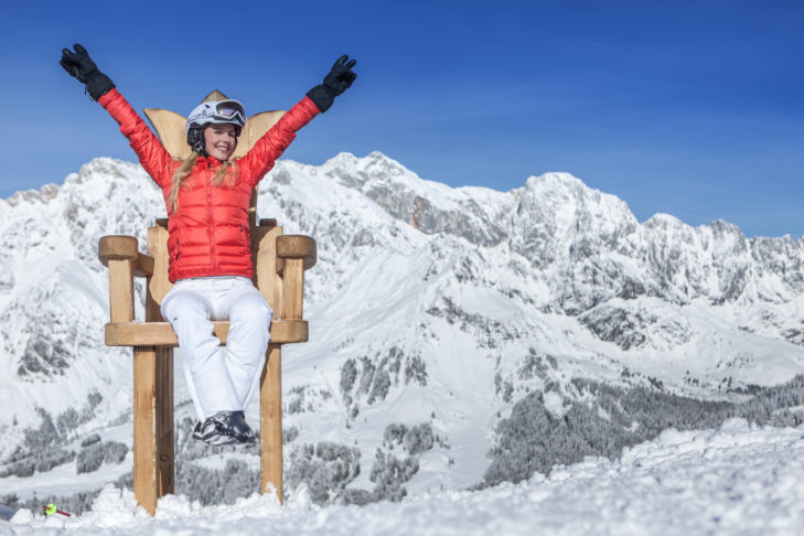 In het skigebied Hochkönig kun je plaatsnemen op de koninklijke troon voor de foto.