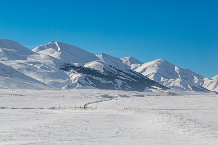 Sneeuw verandert de berggebieden van Turkije in de winter soms in witte vlaktes.