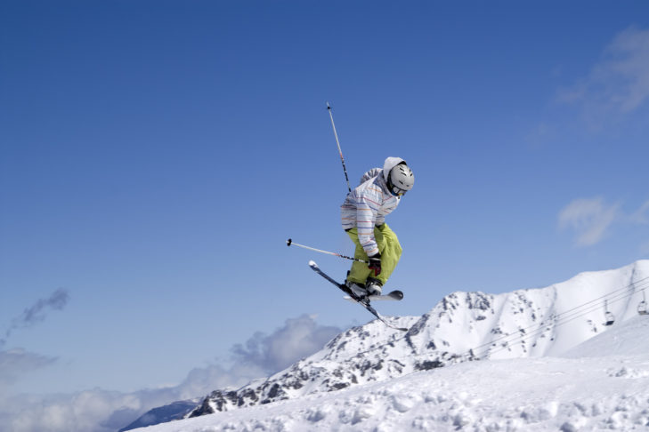 Het Golden Peak Terrain Park maakt indruk met talloze kickers en twee halfpipes.