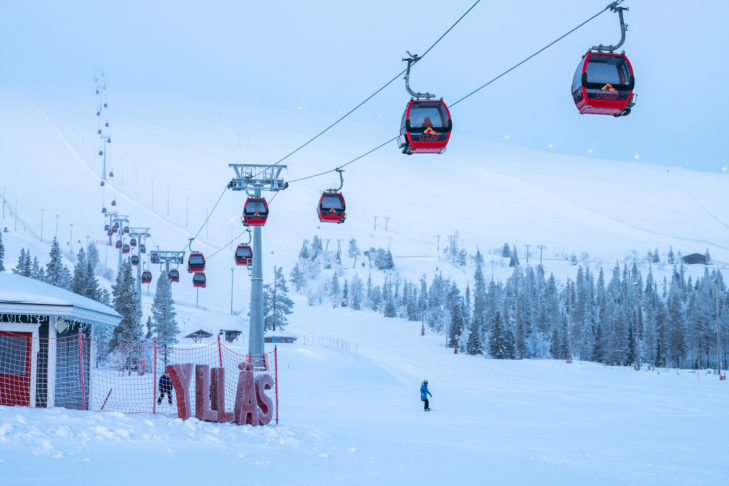 In het skigebied Ylläs in Finland is de beklimming van de top in een saunagondel gegarandeerd een belevenis