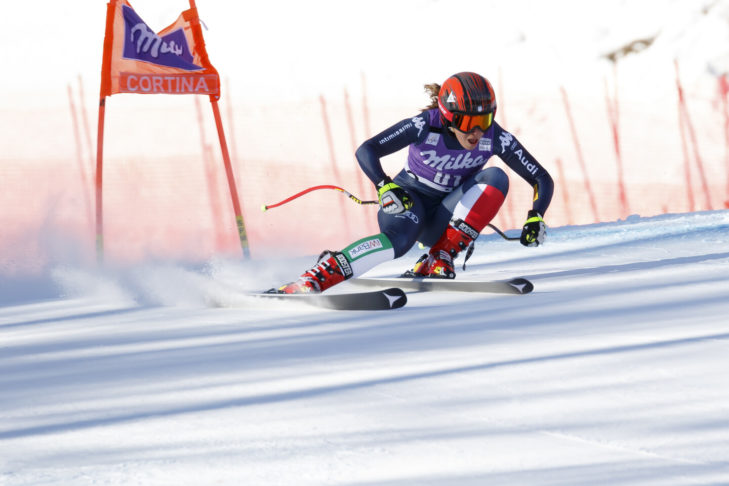 Of het nu vrouwen of mannen zijn - in de wereldbekerwedstrijden proberen de atleten zo dicht mogelijk bij het hek te skiën.