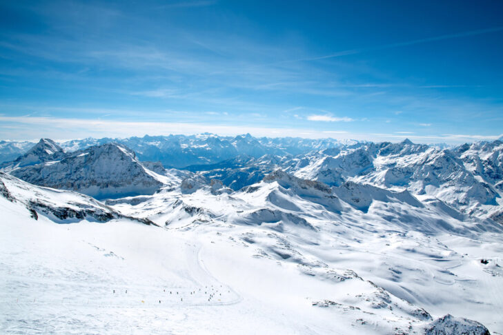 De Ventina skiroute is ongeveer 8 kilometer lang en begint op het Plateau Rosa met uitzicht op de Matterhorn.