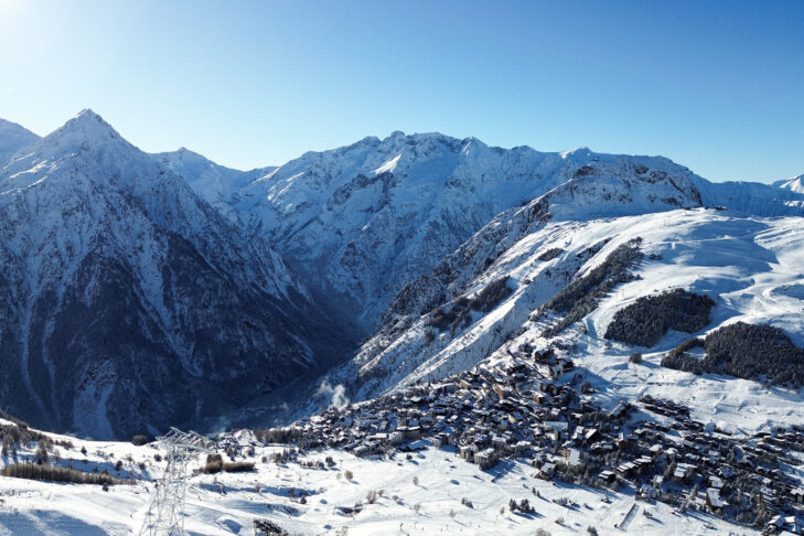 Het skidorp Les 2 Alpes is naast Alpe d’Huez een van de grootste skigebieden in het departement Isère.