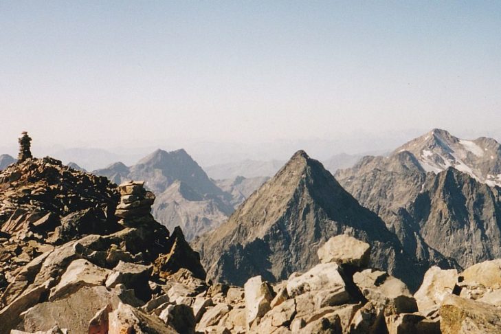 Markante Berge verdienen markante und teils lustige Bergnamen. Hier der Blick vom "Roten Knopf".