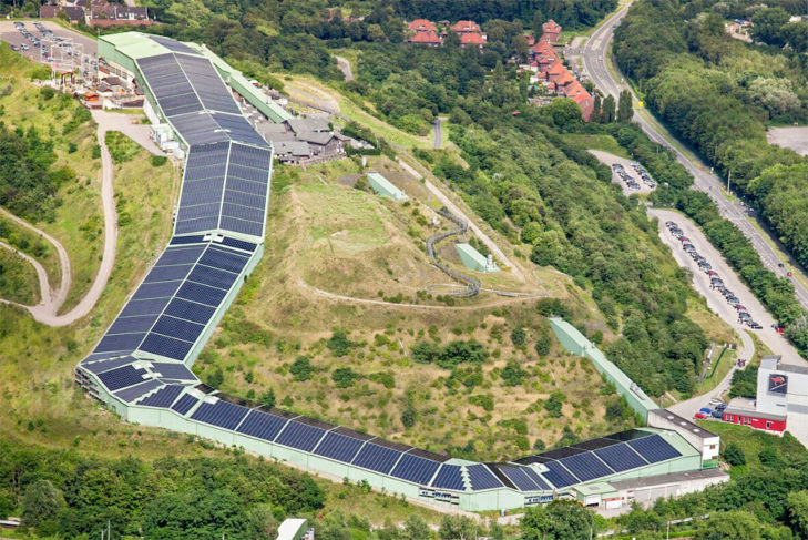 Das alpincenter Bottrop hat einen kurvigen Pistenverlauf.