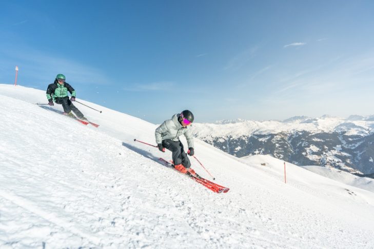 Auf den 225 Pistenkilometern im Skigebiet Arosa-Lenzerheide können Wintersportler bis Mitte April fahren.