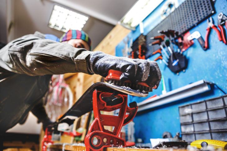 Ski oder Snowboard nach ganz eigenen Vorstellungen selber zu bauen, ist eine ganz besondere Erfahrung.