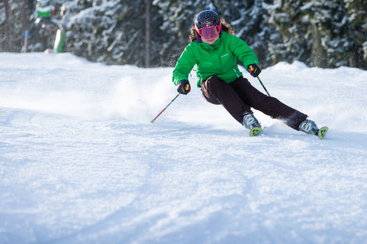 Ordentlicher Kantendruck steuert die Geschwindigkeit und das Drehverhalten in der Kurve.