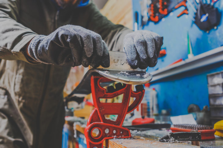 Überflüssiges Wachs muss entfernt werden.