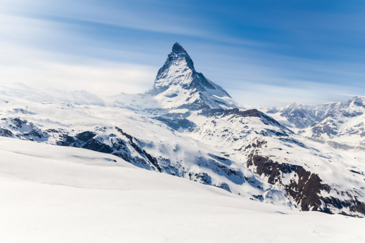 Powdern mit Blick auf das legendäre Matterhorn ist ein Erlebnis, das man so schnell nicht vergisst.