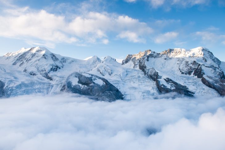 Ohne Wolken, kein Schnee. Wenn es in den Bergen im Winter zu Niederschlägen kommt, dann fällt die weiße Pracht.