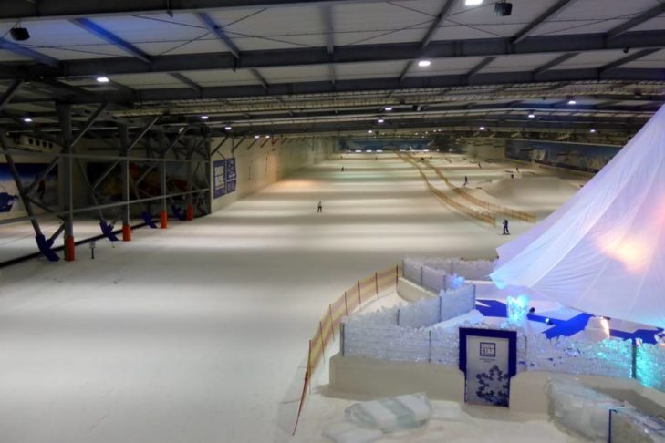 Die Hauptpiste im Snow Dome Bispingen.