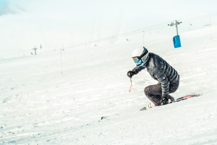 Mit 34,8 Pistenkilometern ist Gudauri das größte Skigebiet Georgiens und bietet wegen seiner Höhenlage ein tolles Skiterrain über den kompletten Winter bis in den Frühling.