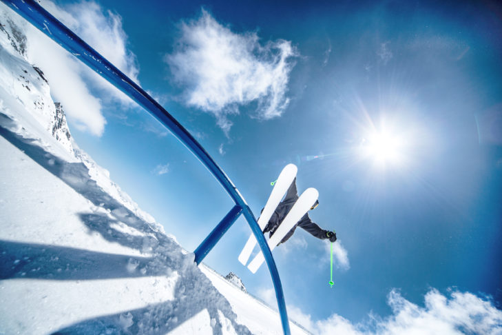 Das Fahren auf Rails erfordert eine Menge Übung und es ist empfehlenswert zunächst das Sliden auf etwas breiteren Boxen zu üben.