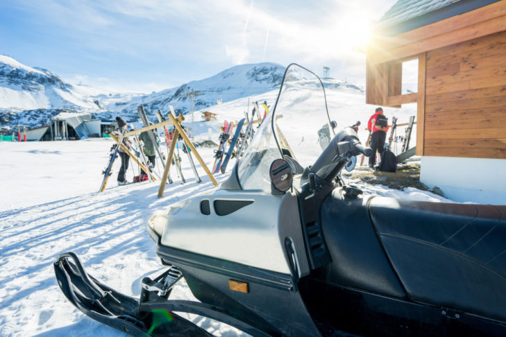Betrunkenes Skifahren wird im Falle eines Unfalls hart bestraft.