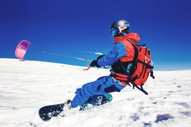 Snowkiting ist die Möglichkeit, um in unberührte Gebiete ohne Skilifte zu gelangen.