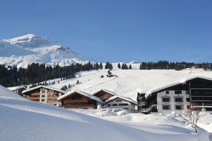 Mit seinen traumhaften Pisten lockt Lech am Arlberg im Winter schon seit Jahrzehnten die Mitglieder einiger europäischer Königsfamilien als Gäste an.