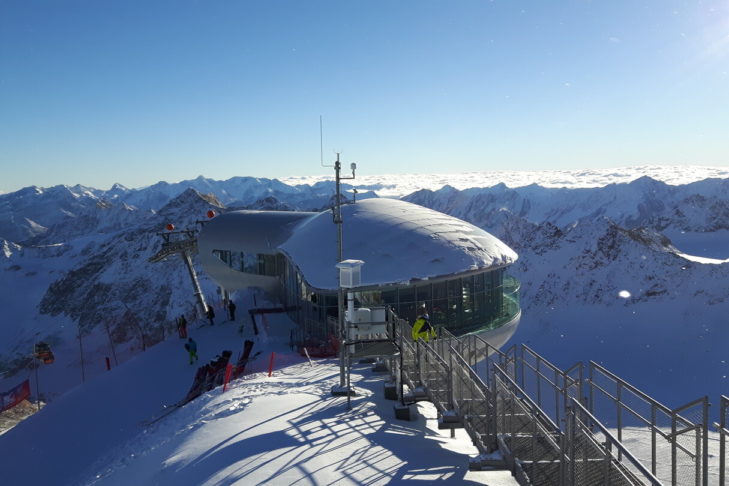 Die Wildspitzbahn am Pitztaler Gletscher führt zur höchsten Seilbahnstation Österreichs.