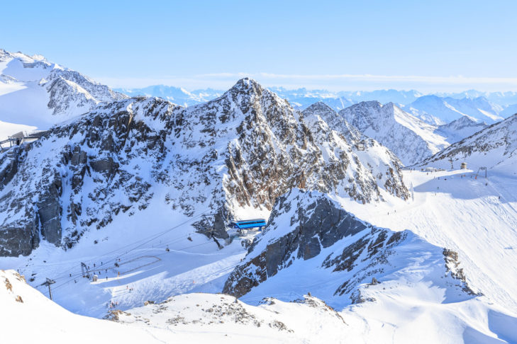 Auf dem Stubaier Gletscher wartet nicht nur eines der größten Gletscherskigebiete Österreichs auf Wintersportler, sondern auch ein Bergrestaurant, das wie viele andere auf Nachhaltigkeit setzt.
