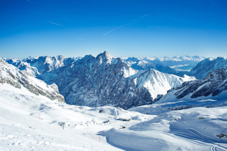 Das Skigebiet am höchsten Berg der Bundesrepublik, der Zugspitze, ist eines der größten in Deutschland.