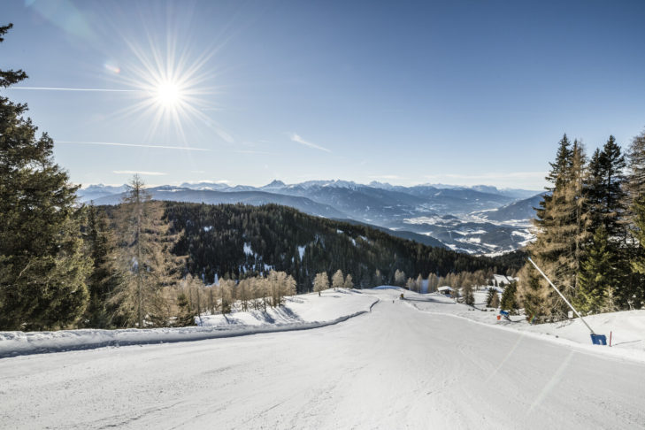 Das Skigebiet Gitschberg Jochtal-Brixen zeichnet sich wie so viele nicht nur durch scheinbar endlosen Sonnenschein, sondern auch durch idyllische Waldabfahrten aus.