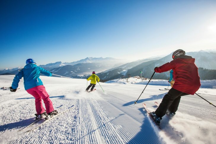 Das Skigebiet mit seiner berühmten Hermann Maier-Weltcupabfahrt ist Teil der Salzburger Sportwelt, wo Skifahrer aller Könnerstufen insgesamt 250 Pistenkilometer erkunden können.